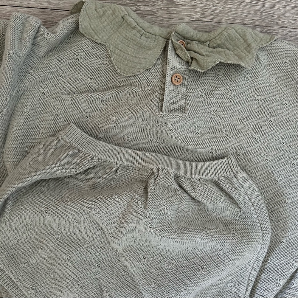 Bundle of Quincy Mae Toddler Girls Sweaters and bloomers size 2-3 - Picture 8 of 8